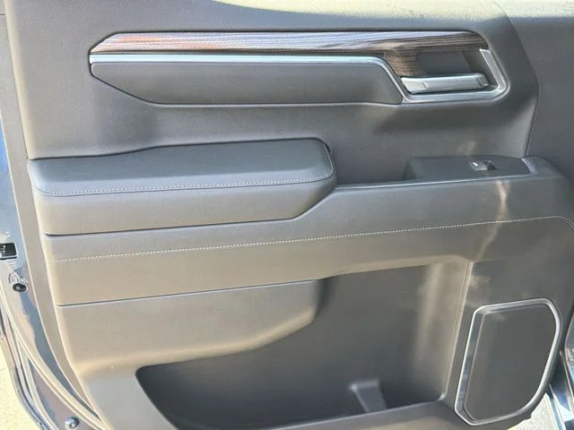 Used 2022 Blue Chevrolet RST image 19