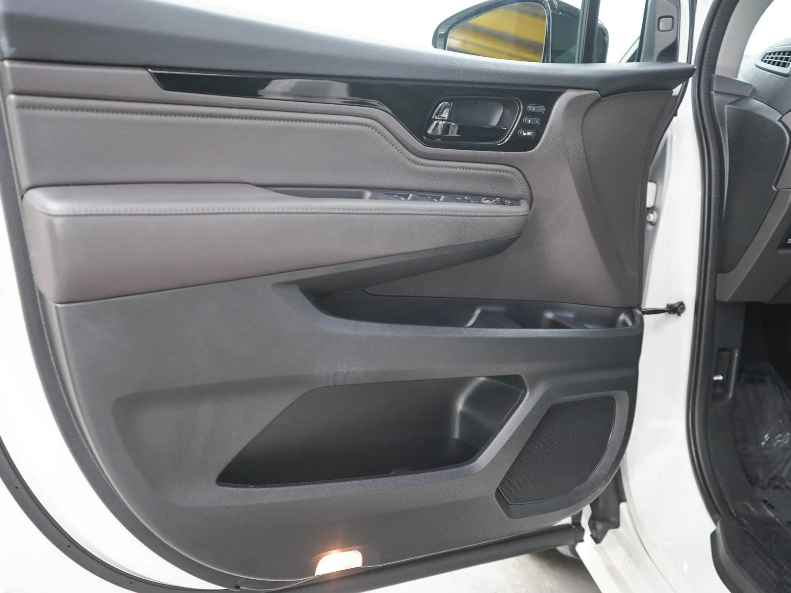 Used 2018 Platinum White Pearl Honda 5D WAGON ELITE image 23