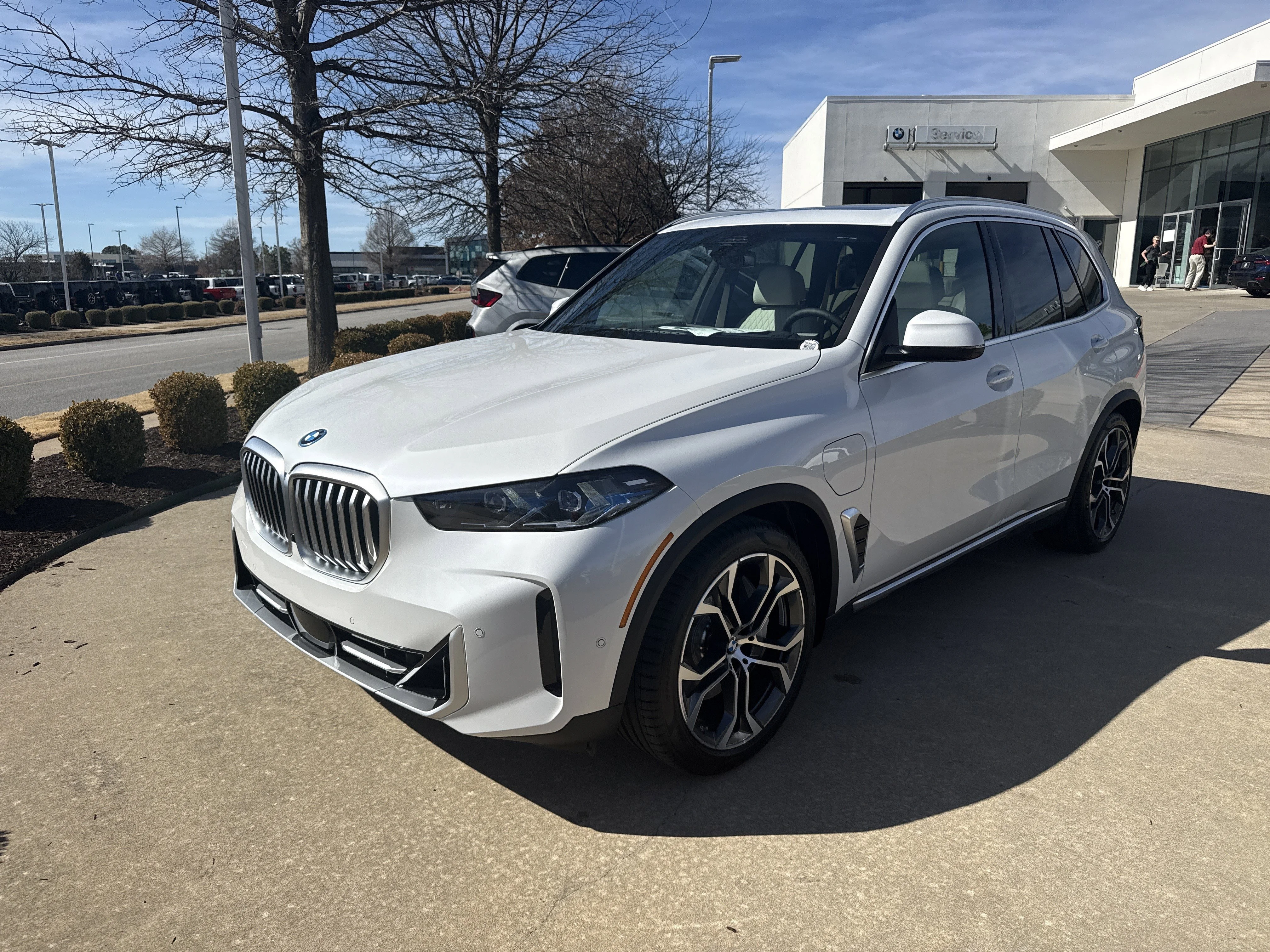 2026 BMW X5 xDrive50e's photo