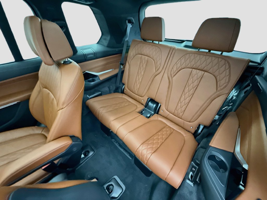 New 2027 Gray Metallic BMW xDrive40i image 22