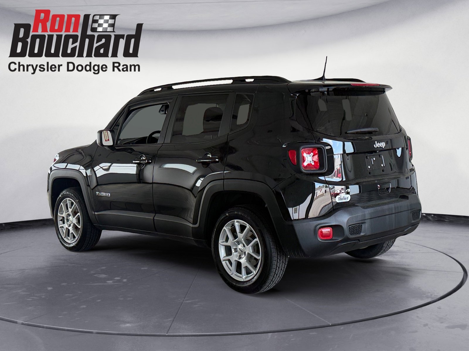 Certified Used 2023 Black Clearcoat Jeep Latitude image 4