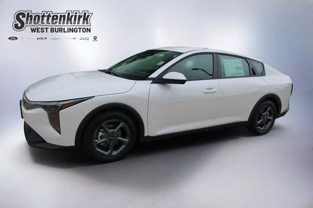 2026 Kia K4 LXS AT's photo