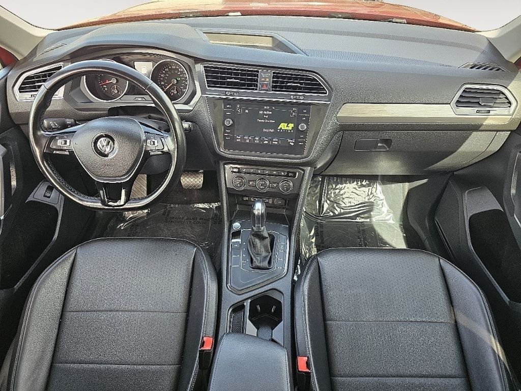 Used 2018 Cardinal Red Metallic Volkswagen 2.0T SEL image 12