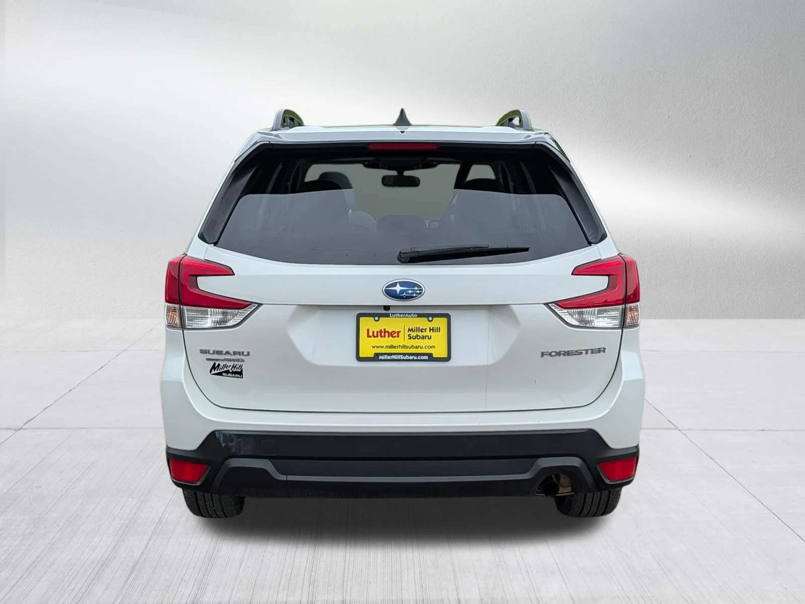 Used 2024 Crystal White Pearl Subaru Premium image 6
