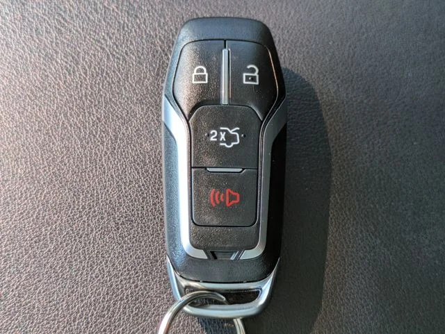Used 2016 Magnetic Metallic Ford SEL image 27