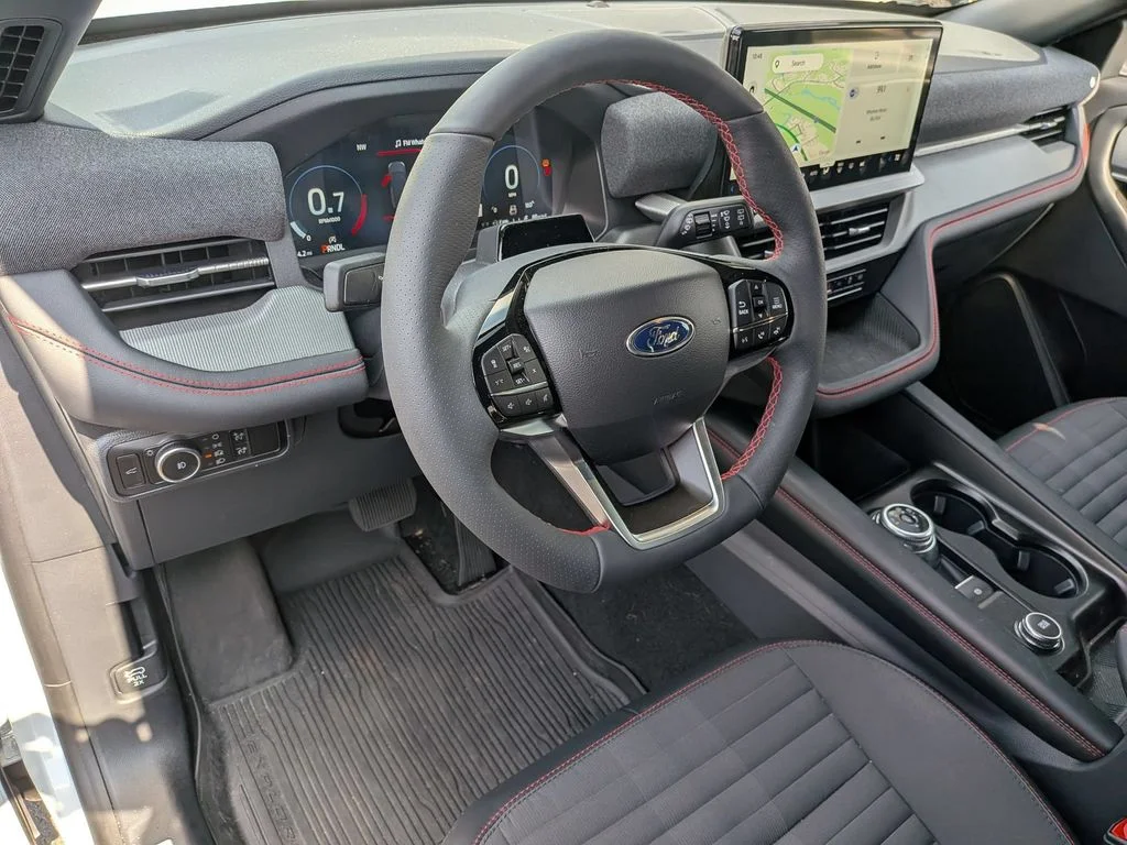 New 2026 Space White Metallic Ford ST-Line image 11