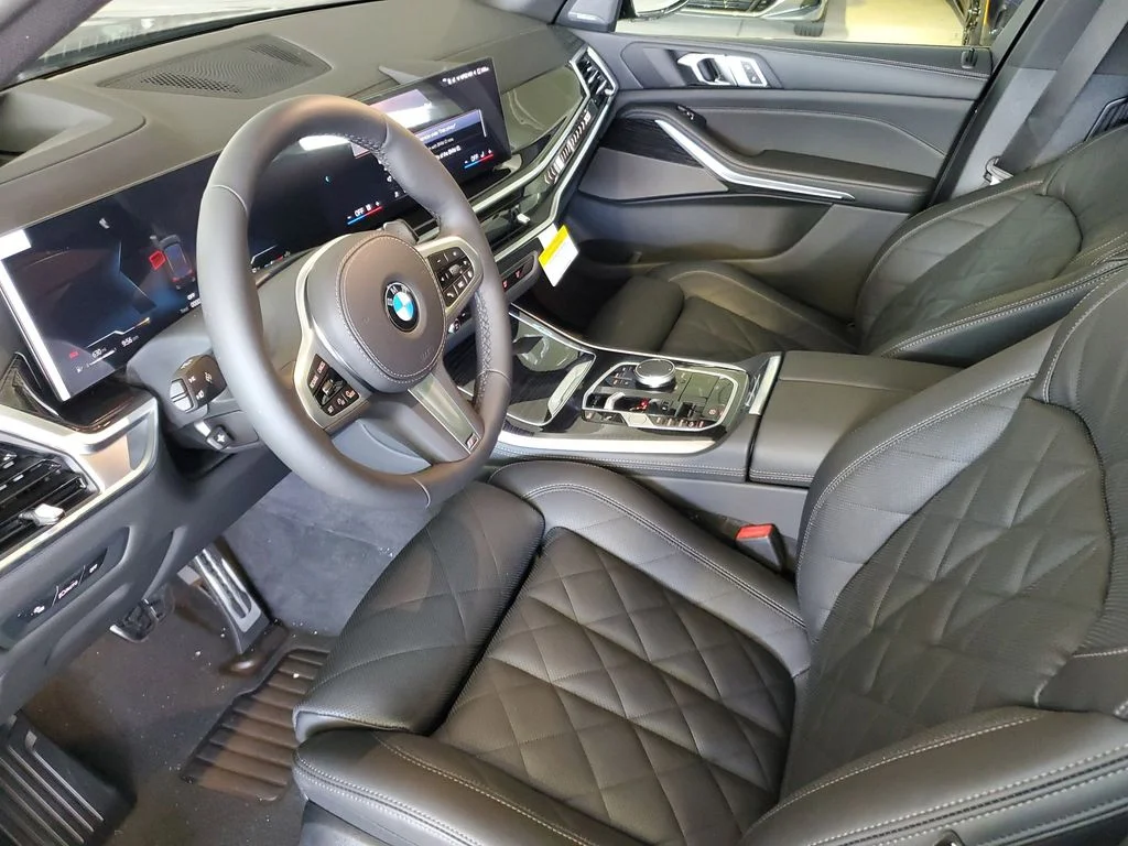 New 2026 Manhattan Green Metallic BMW xDrive40i image 15