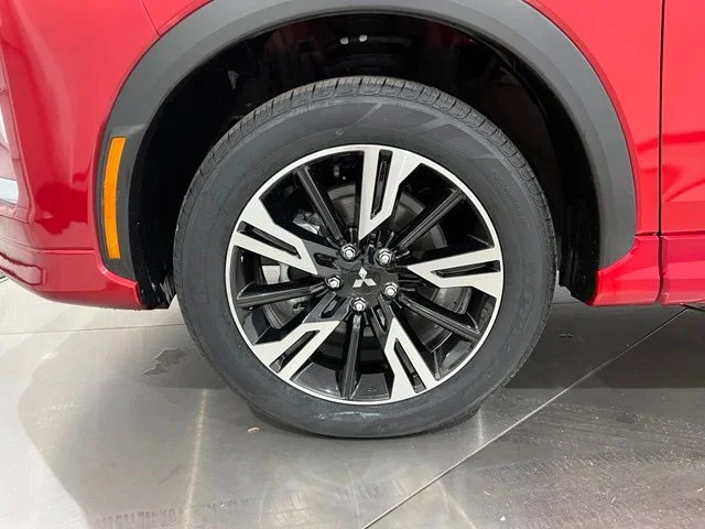 Used 2024 Red Mitsubishi SEL image 21