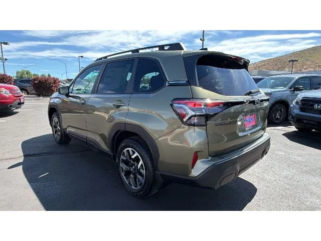 New 2026 AUTUMN GREEN METALLIC Subaru Premium image 5