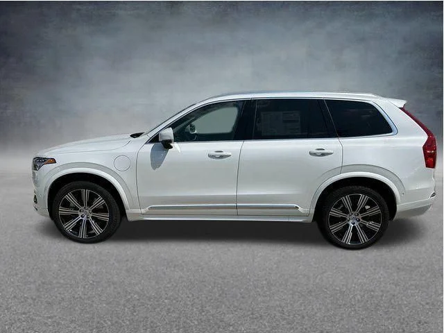 New 2025 White Volvo T8 Plus image 5