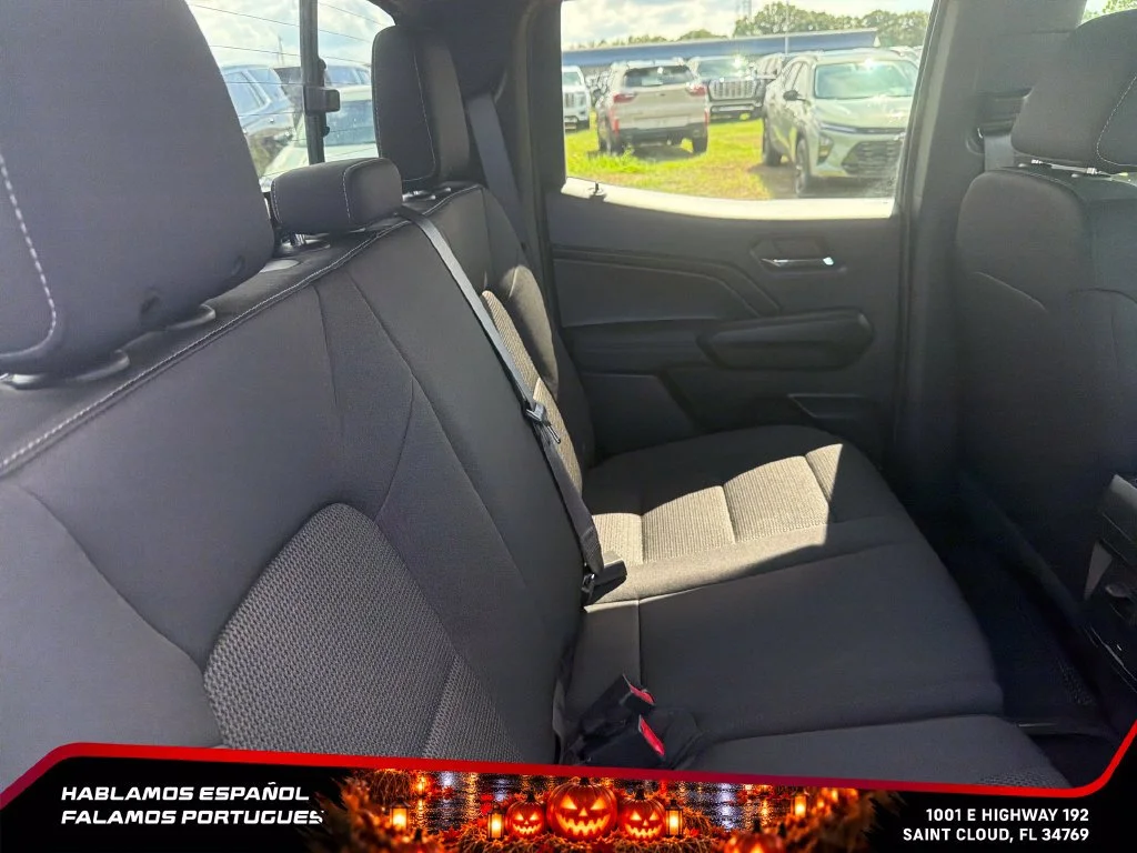 Used 2024 Summit White Chevrolet LT image 31