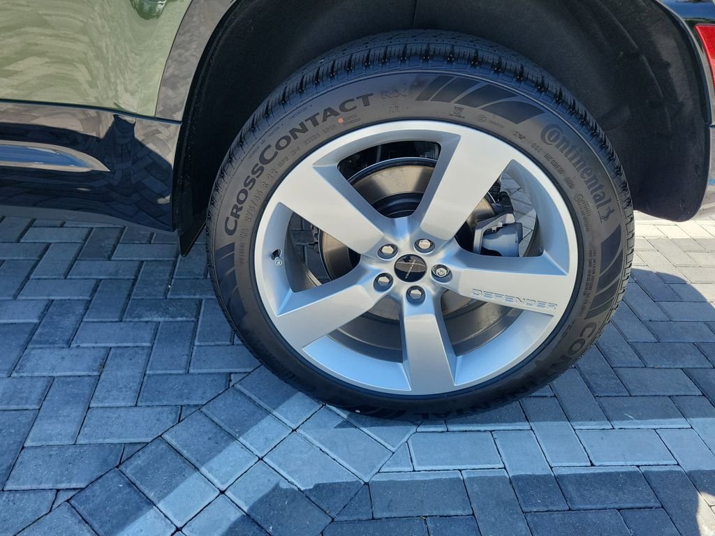 New 2026 Woolstone Green Land Rover X-Dynamic SE image 13