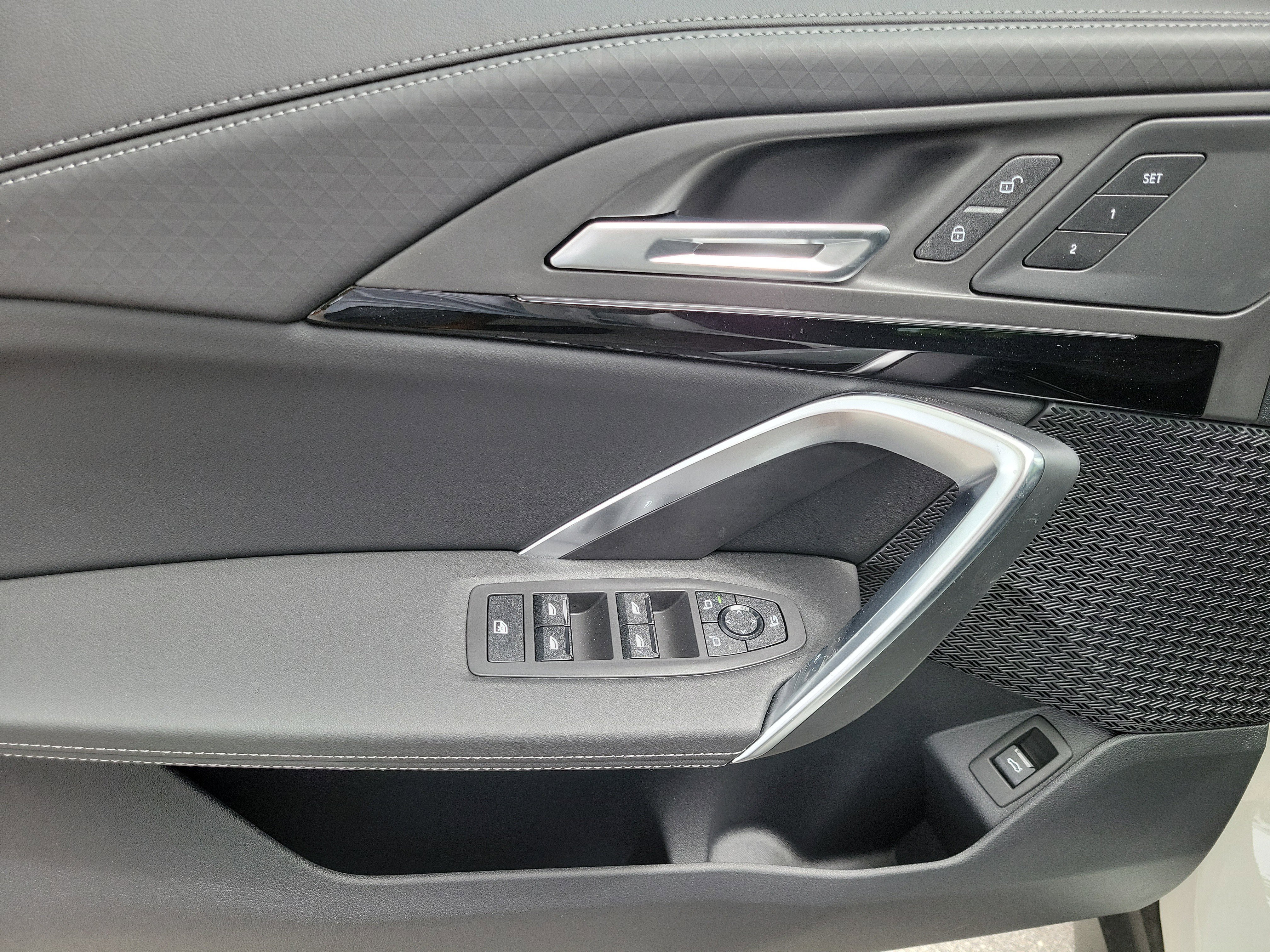 New 2026 Alpine White BMW xDrive28i image 17