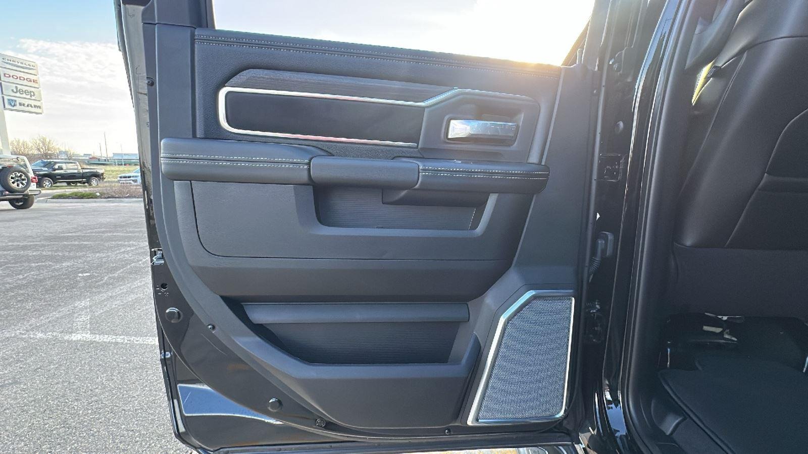 2025 RAM 2500 Laramie - Photo 33