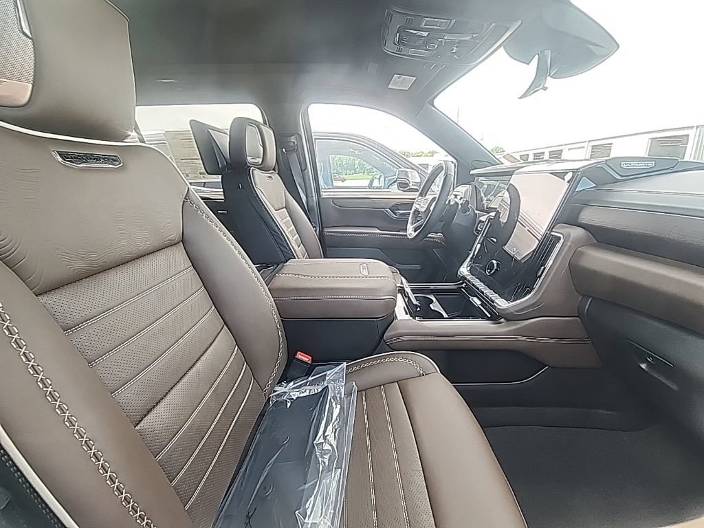 2026 GMC Yukon XL Denali Ultimate - Photo 6