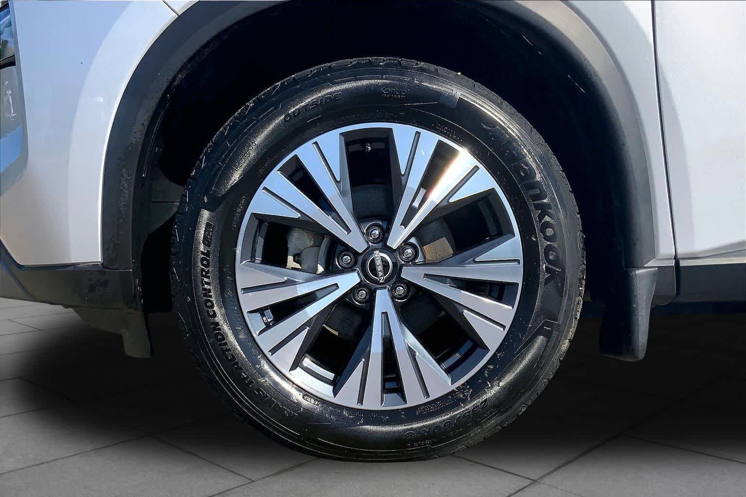 Used 2023 Brilliant Silver Metallic Nissan SV image 11