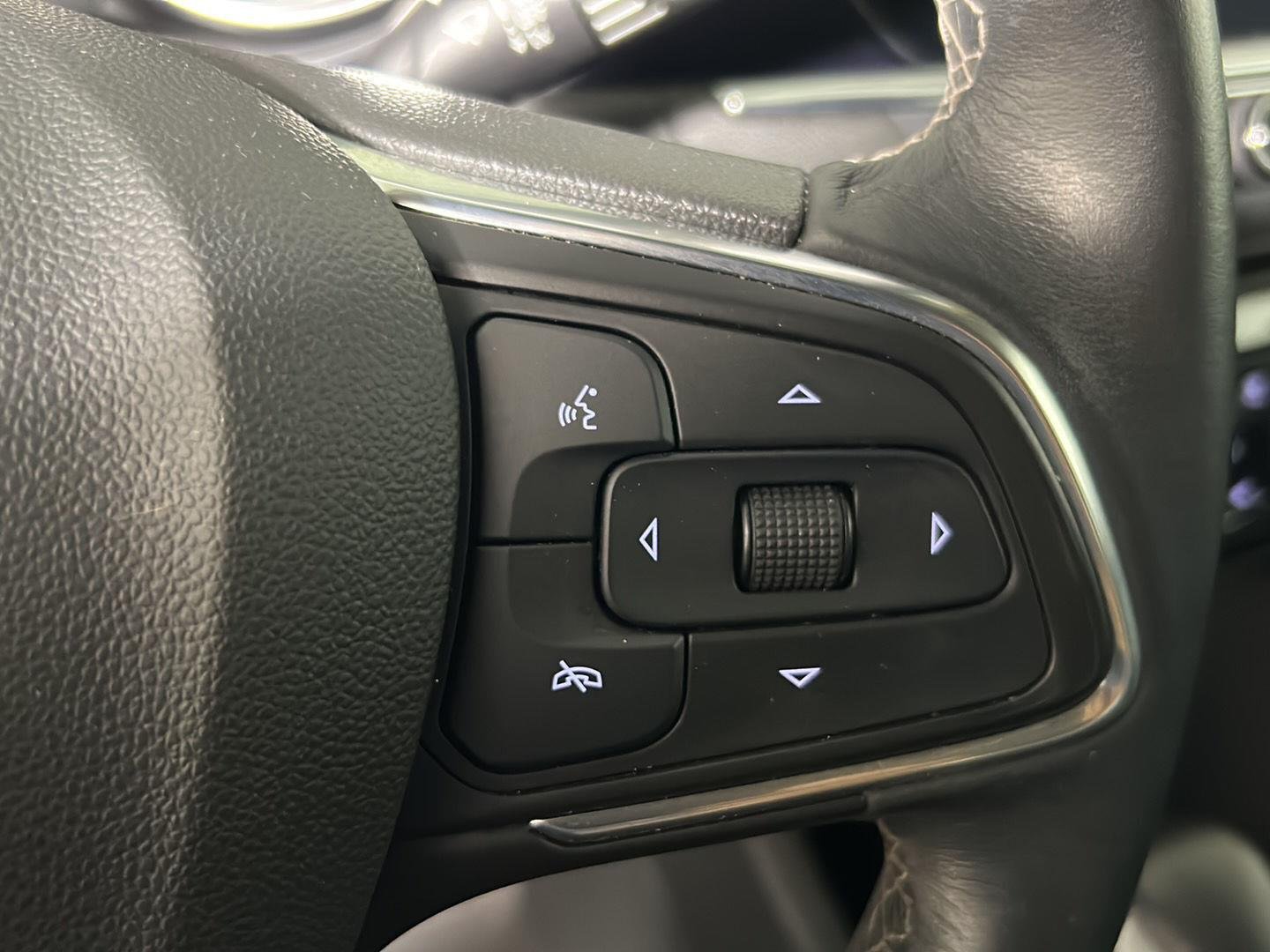 Used 2021 Ebony Twilight Metallic Buick Select image 23