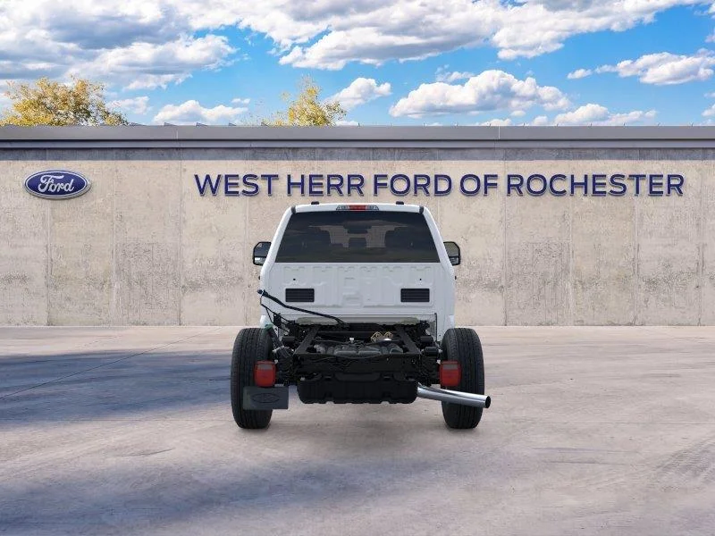 2026 Ford F-350 Super Duty Chassis Cab XLT - Photo 6