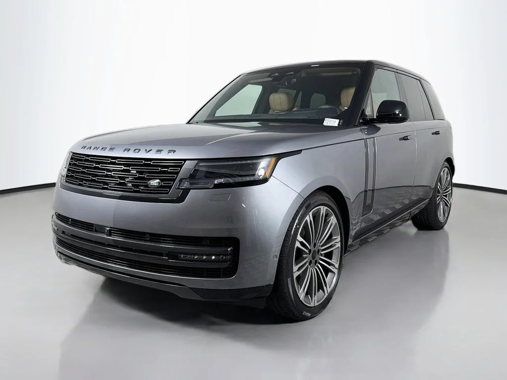 New 2026 Eiger Grey Land Rover SE image 1