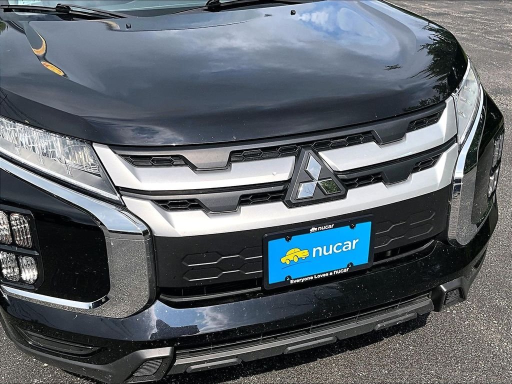 Used 2025 Alloy Silver Metallic Mitsubishi  image 31