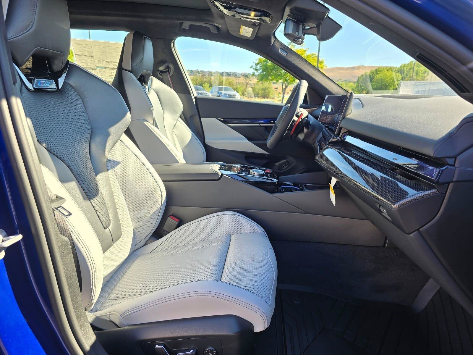 New 2027 Marina Bay Blue Metallic BMW Base image 16