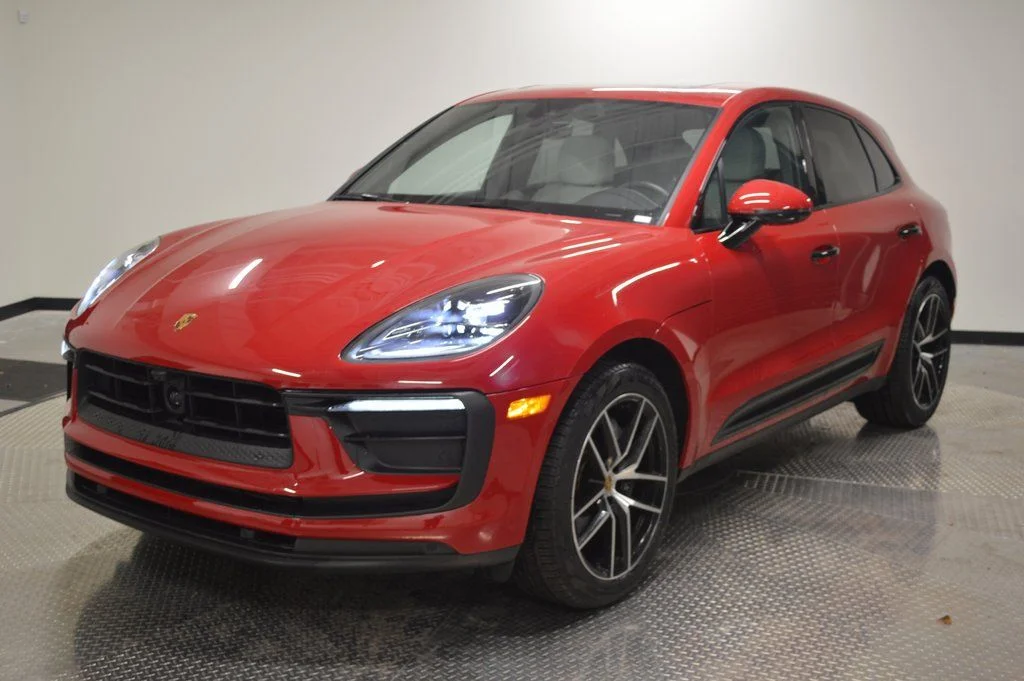 2025 Porsche Macan Base