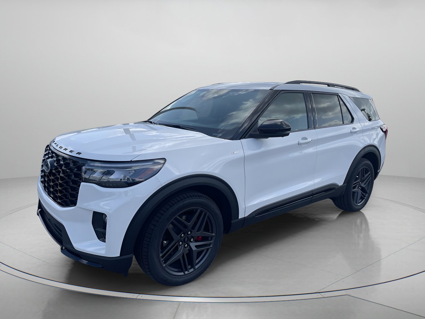 New 2026 Star White Metallic Tri-Coat Ford ST-Line image 1