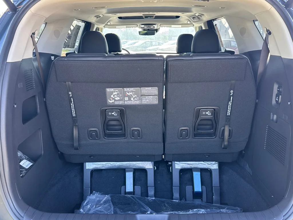 2025 Kia Carnival SX Prestige - Photo 17