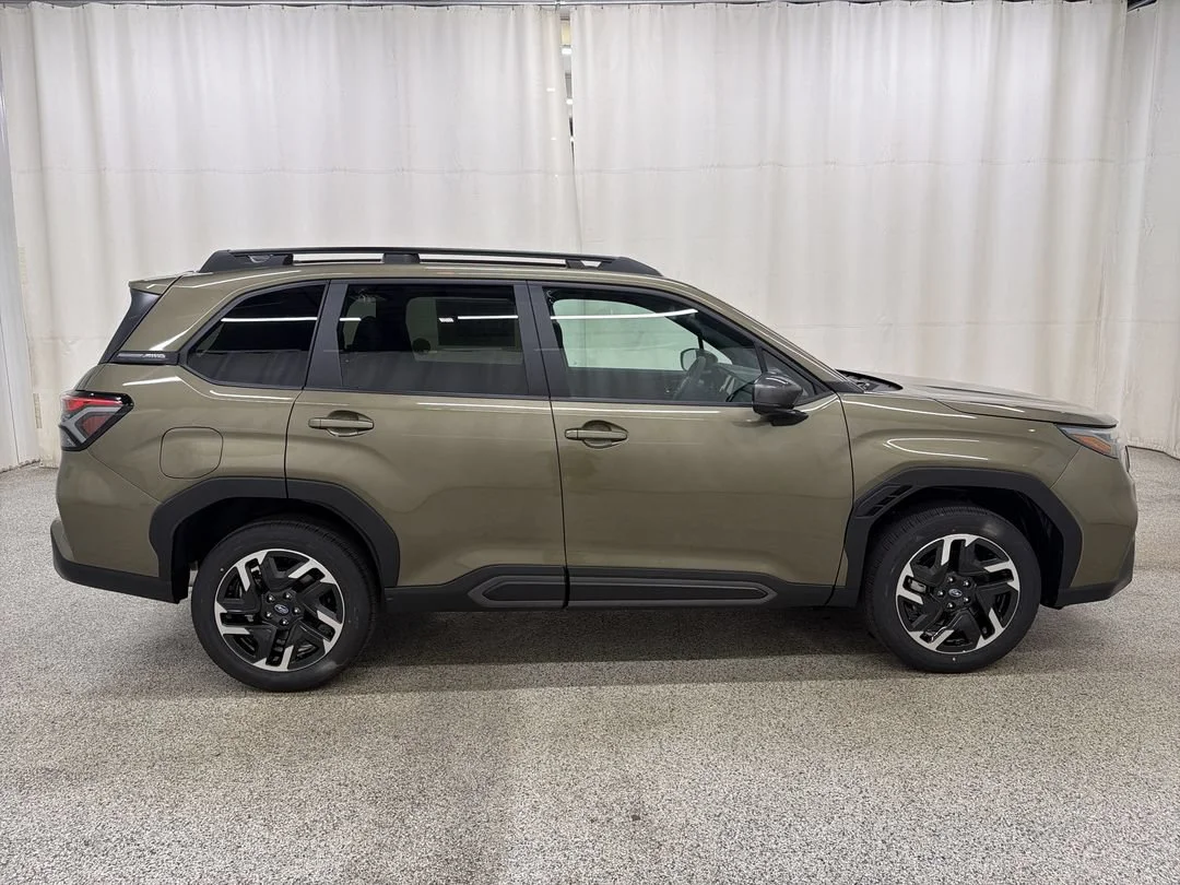 New 2026 AUTUMN GREEN METALLIC Subaru Limited image 5