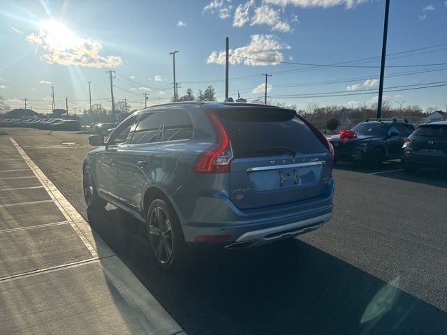 Used 2017 Blue Volvo T6 Dynamic image 5