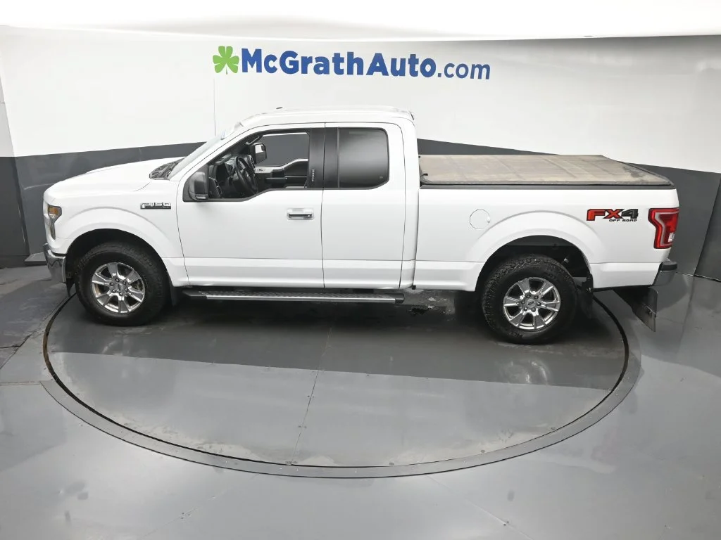 Used 2017 White Ford XLT image 24