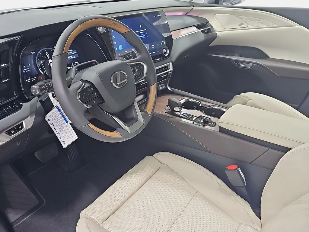 New 2026 Eminent White Pearl Lexus LUXURY image 15