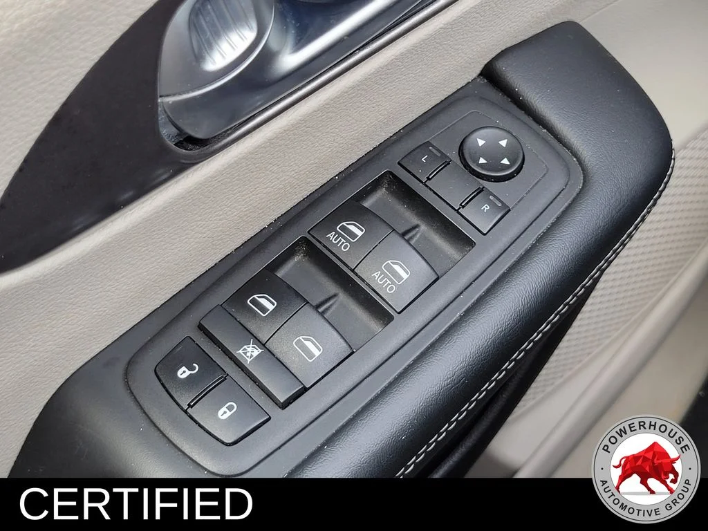 Used 2023 White Chrysler Touring L image 27
