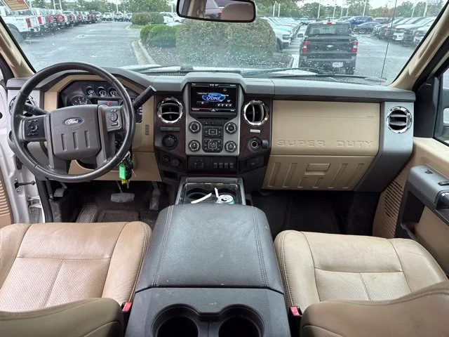 Used 2016 White Platinum Tri-Coat Metallic Ford Lariat image 25