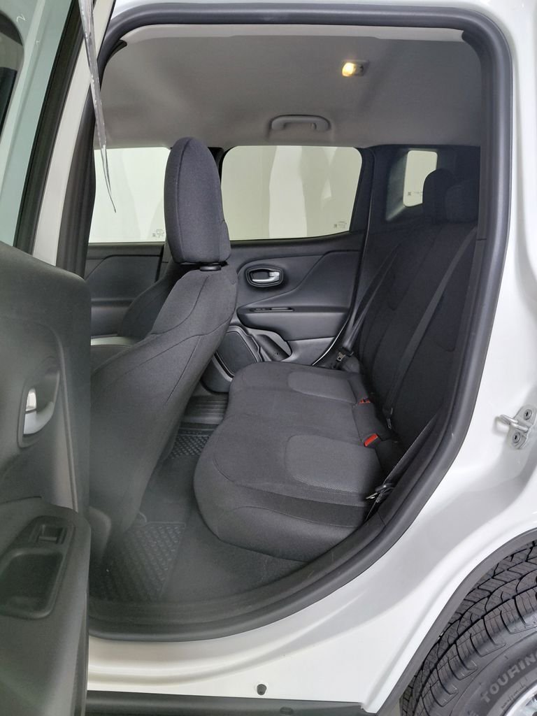 Certified Used 2023 White Jeep Latitude image 12