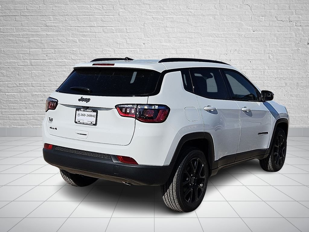 New 2026 Bright White Clearcoat Jeep Latitude image 4