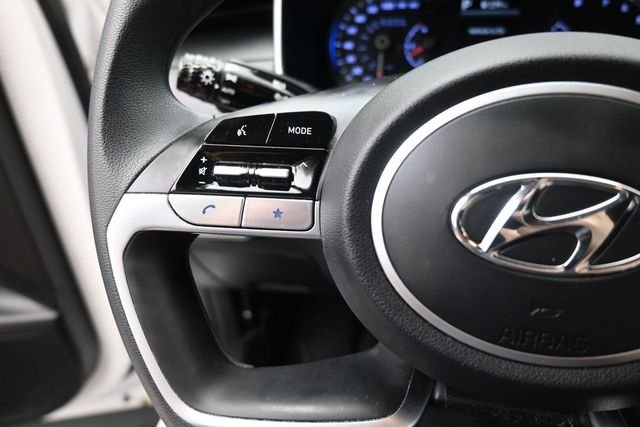 Used 2023 White Hyundai SEL image 6