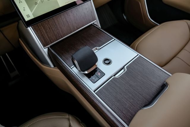 New 2026 Belgravia Green Land Rover SE image 32