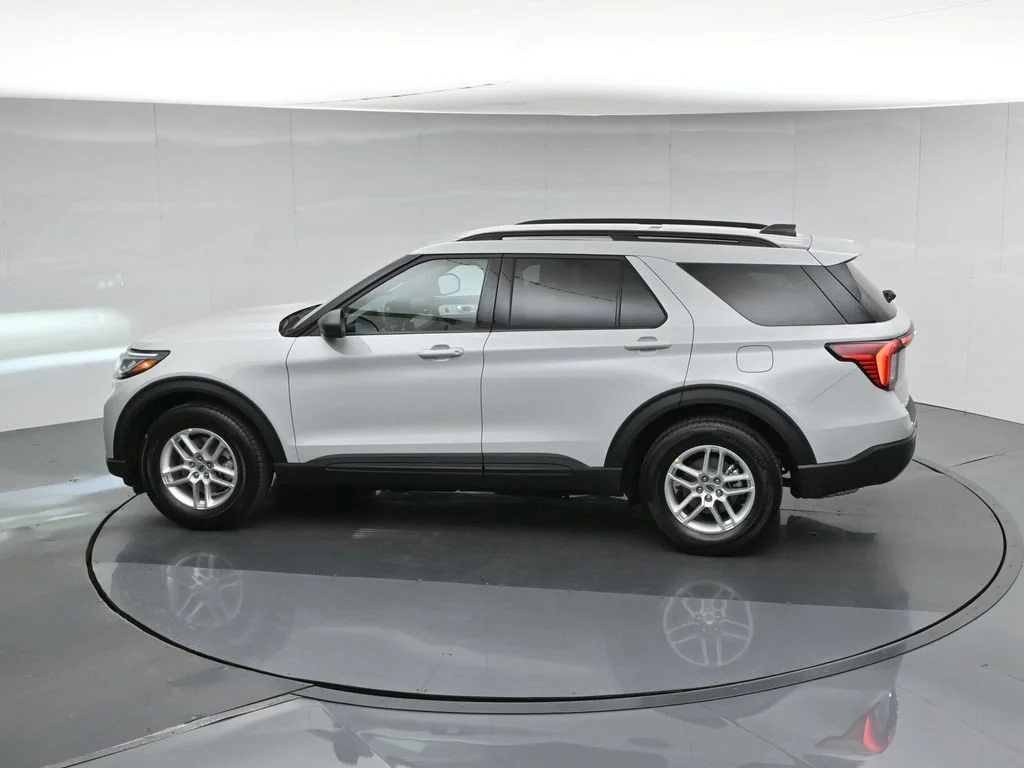 New 2027 Avalanche Gray Ford Active image 54