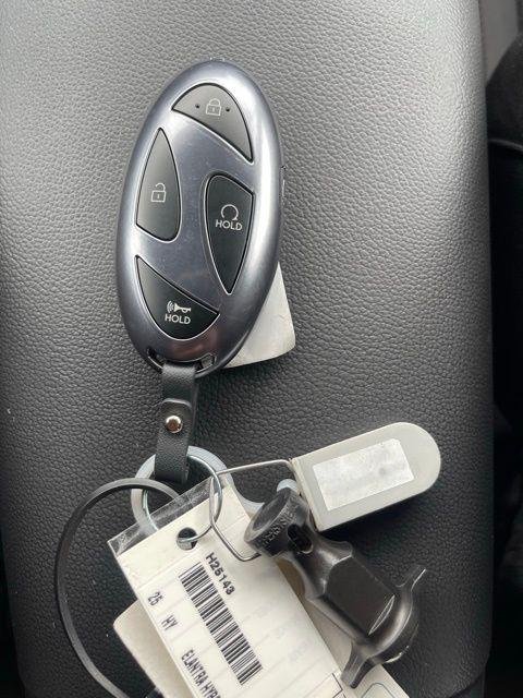 2025 Hyundai Elantra Blue - Photo 27