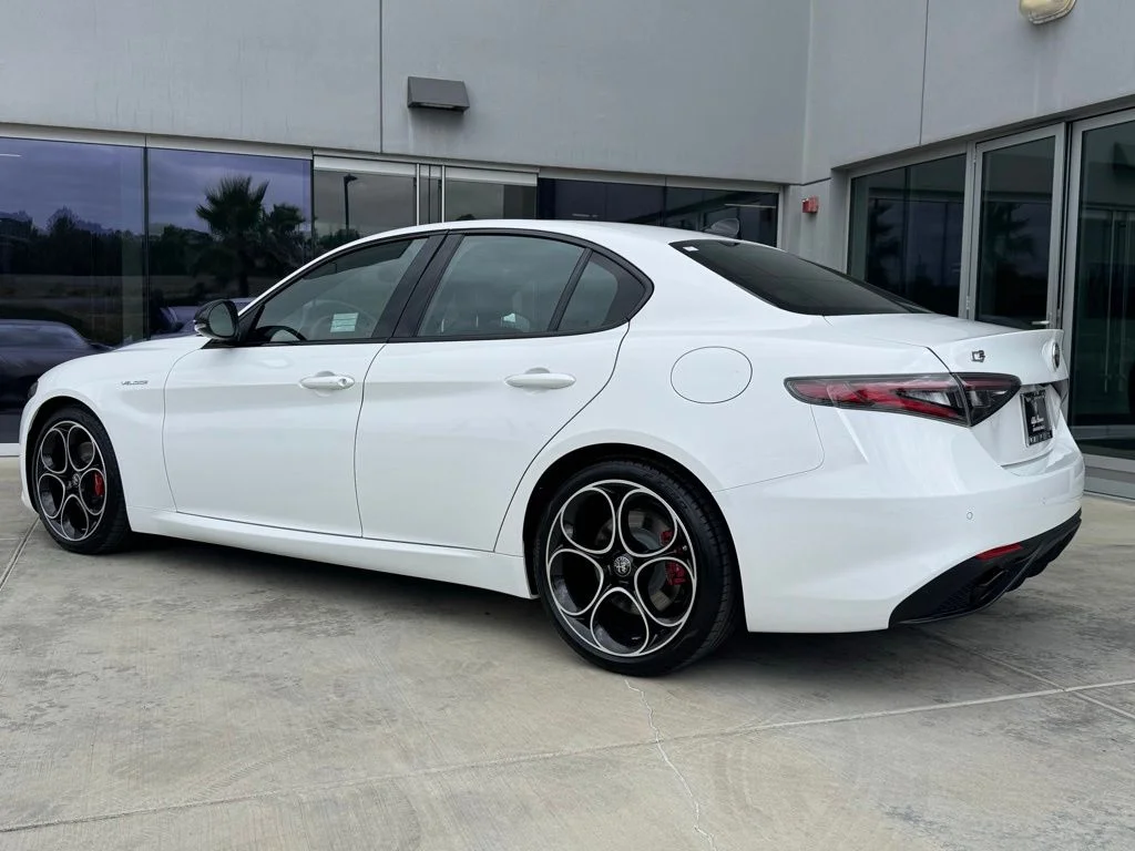 New 2026 White Alfa Romeo Base image 5