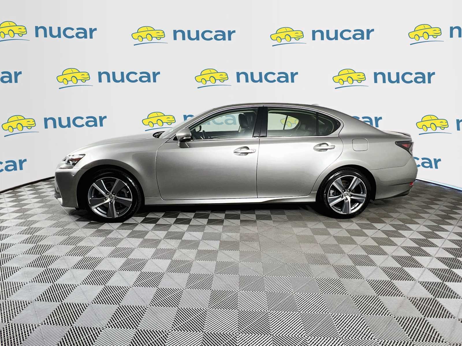Used 2018 Atomic Silver Lexus  image 4