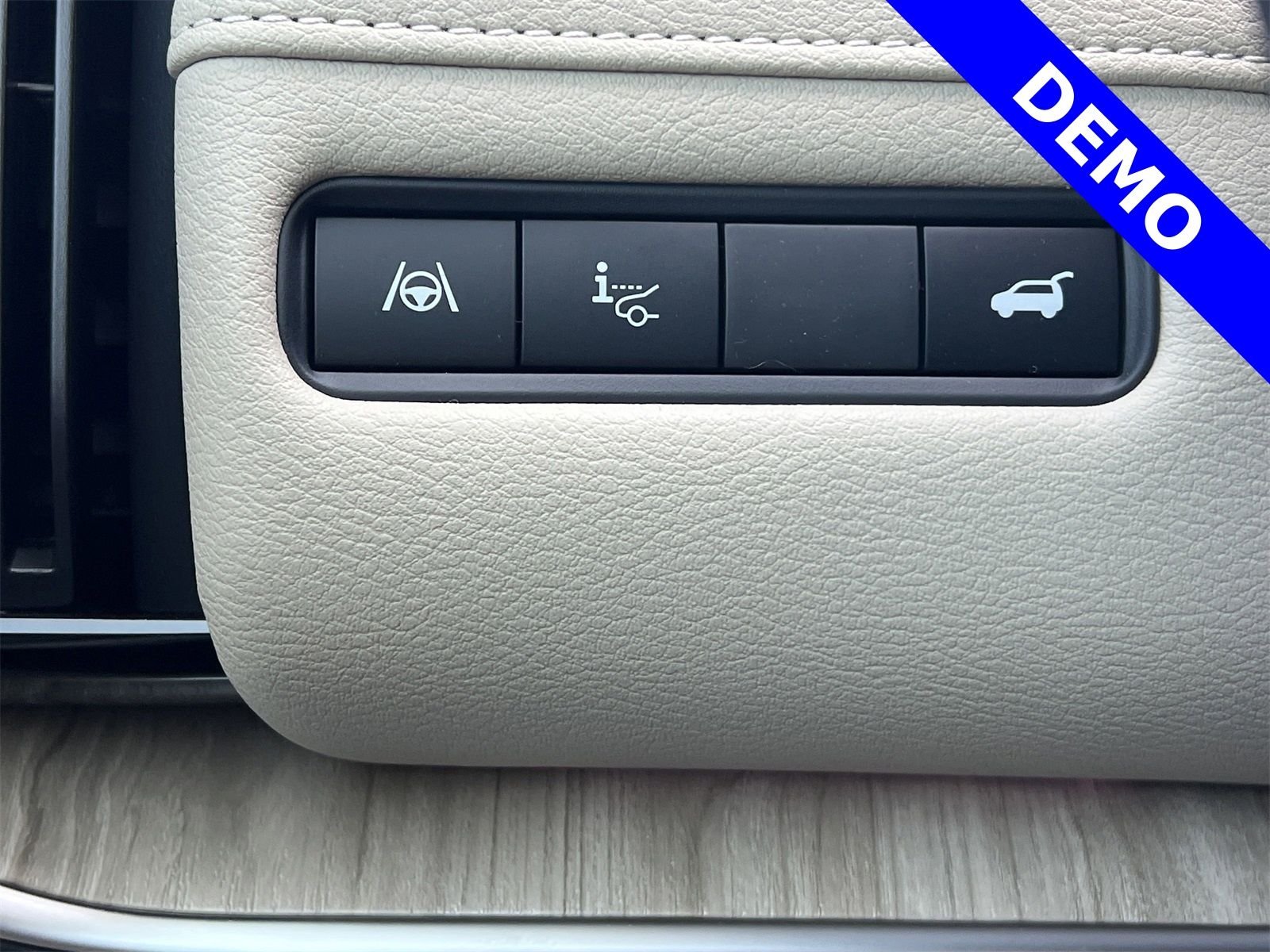 2025 Nissan Armada Platinum Reserve - Photo 19