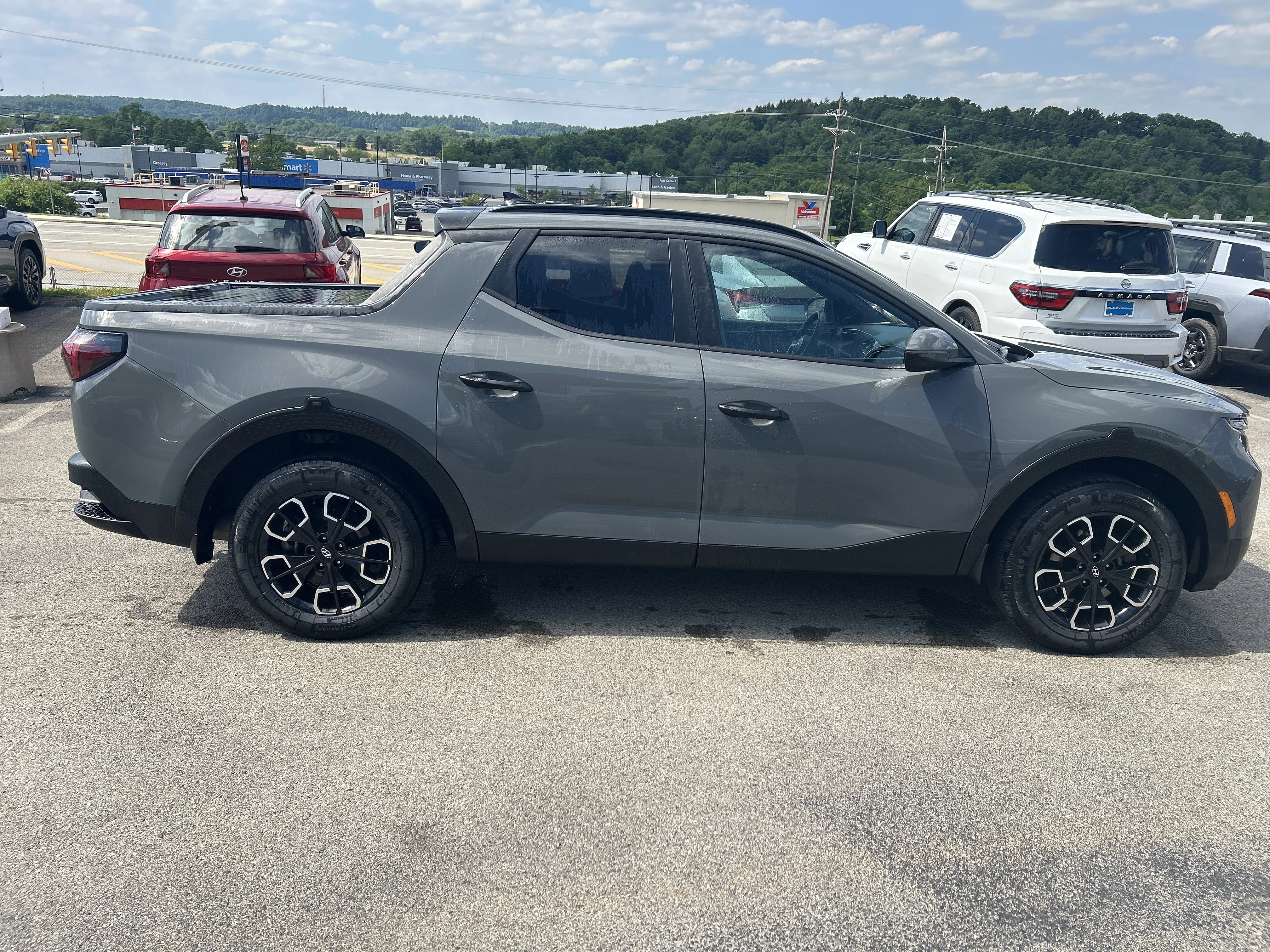 Used 2022 Hampton Gray Hyundai SEL image 3