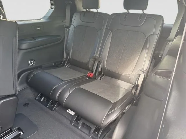 New 2026 Bright White Clear-Coat Exterior Paint Jeep Altitude image 13