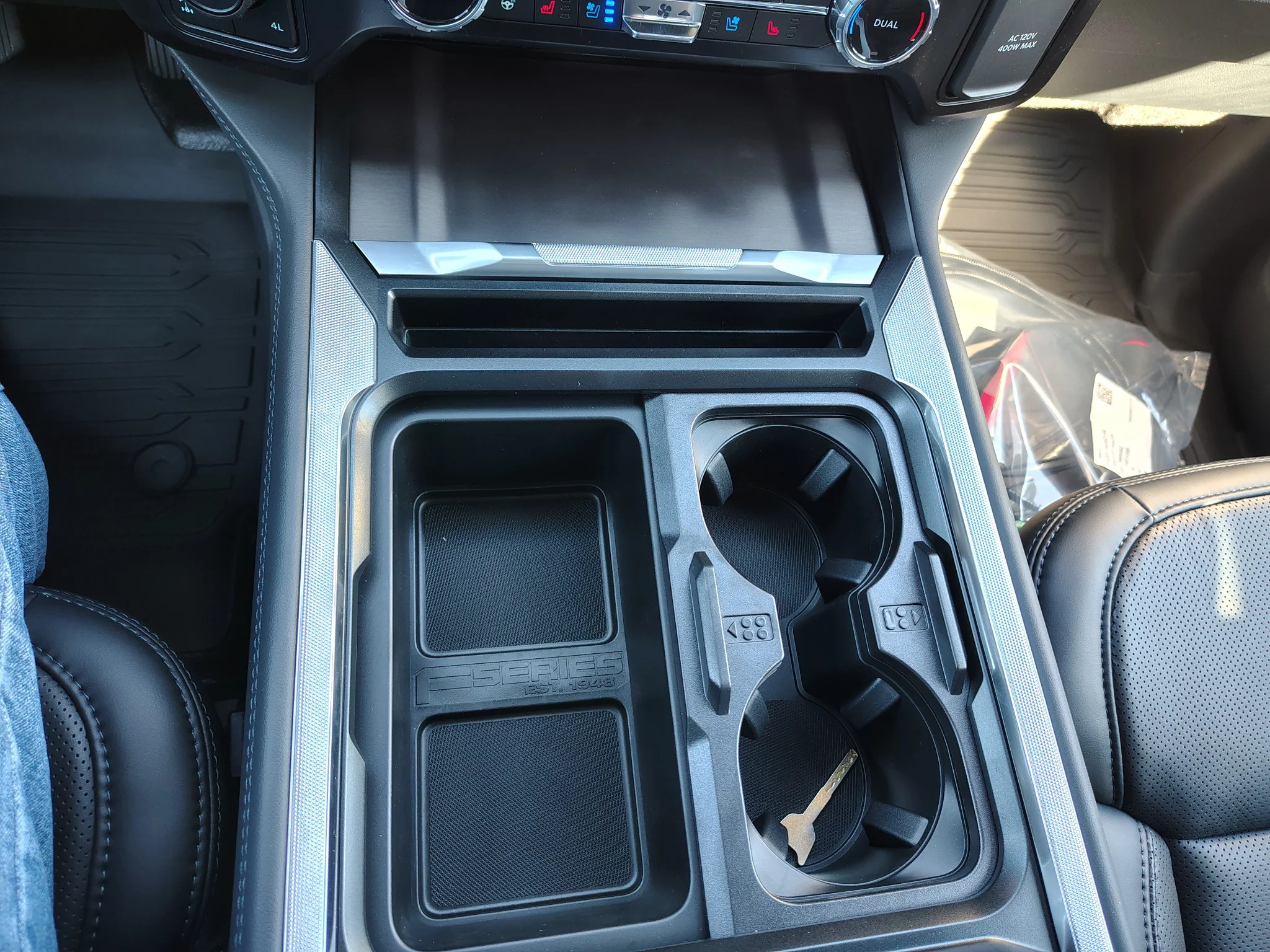 New 2027 Glacier Gray Metallic Tri-Coat Ford F-350® Platinum® image 25