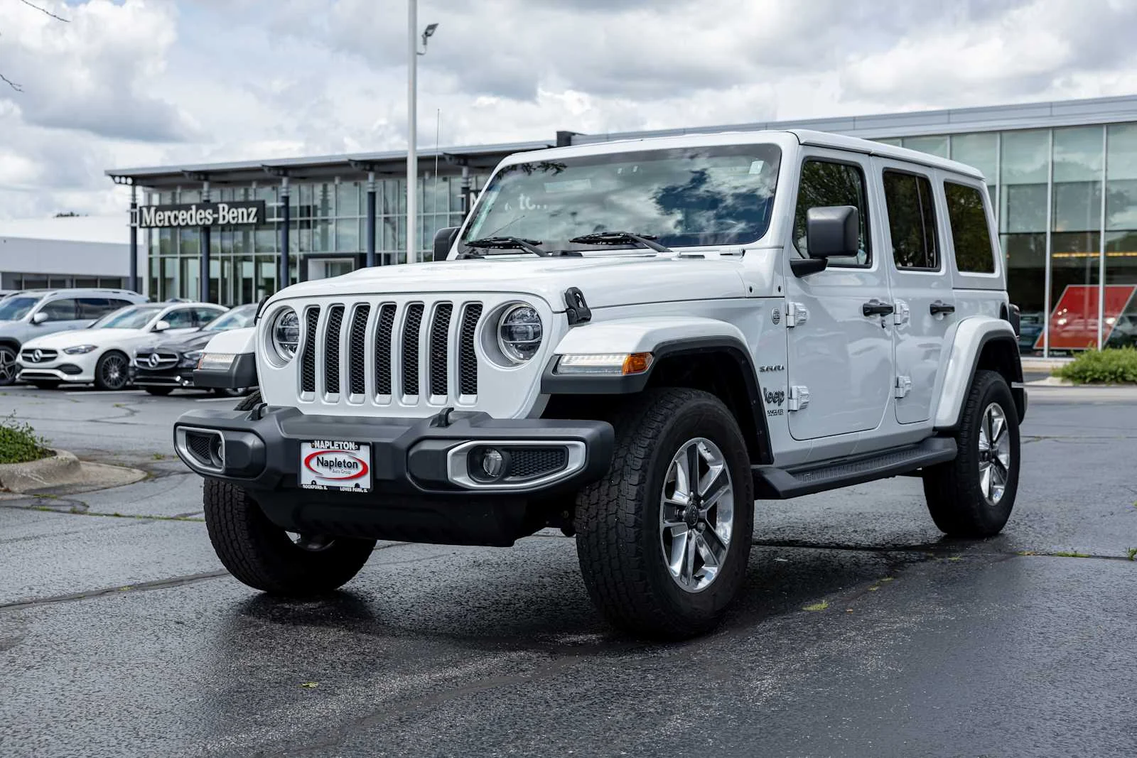 Used 2018 Bright White Clearcoat Jeep Sahara image 3