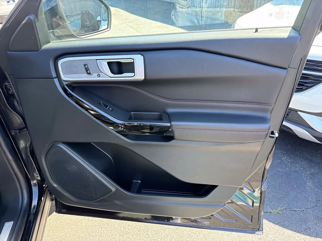 Used 2023 Black Metallic Ford ST-Line image 27