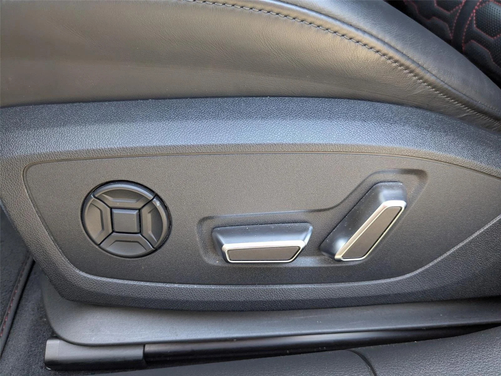 Used 2022 Sebring Black Crystal Effect AUDI  image 15