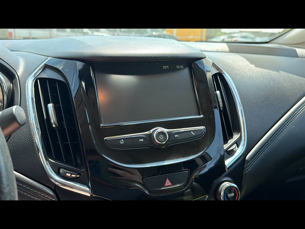 Used 2018 Graphite Metallic Chevrolet Premier image 18